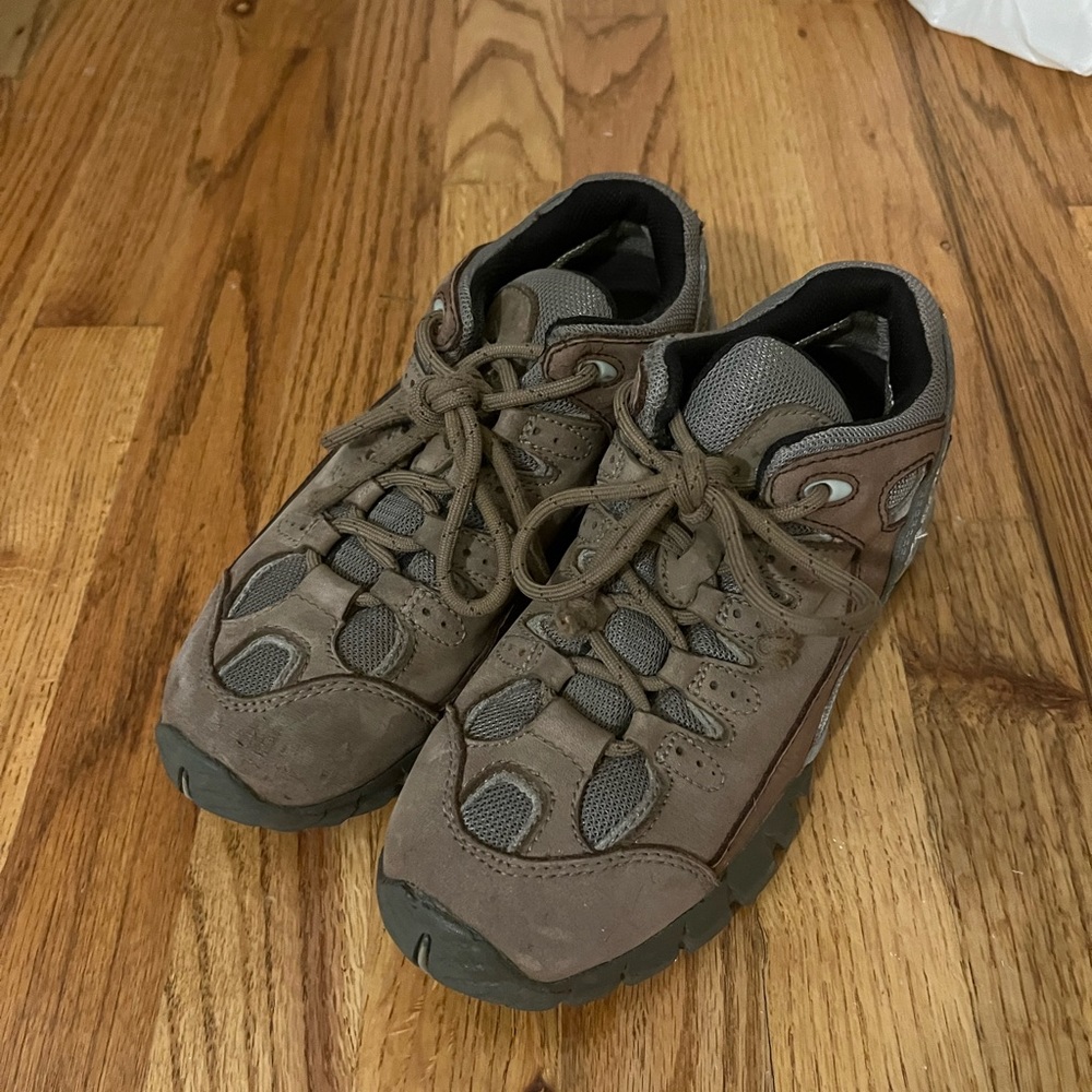 Vasque hiking shoes size 6.5